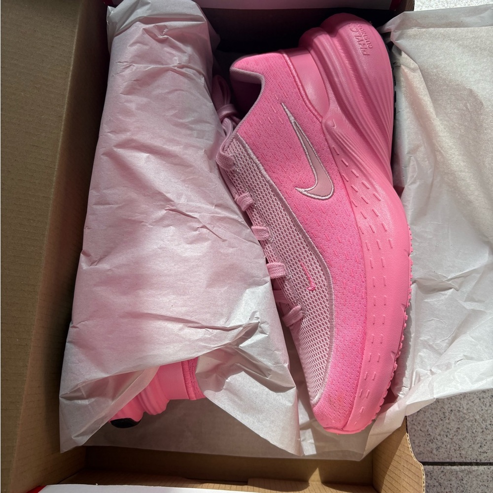 Nike women’s Uplift Pink Sneakers size 8 - Picture 6 of 7